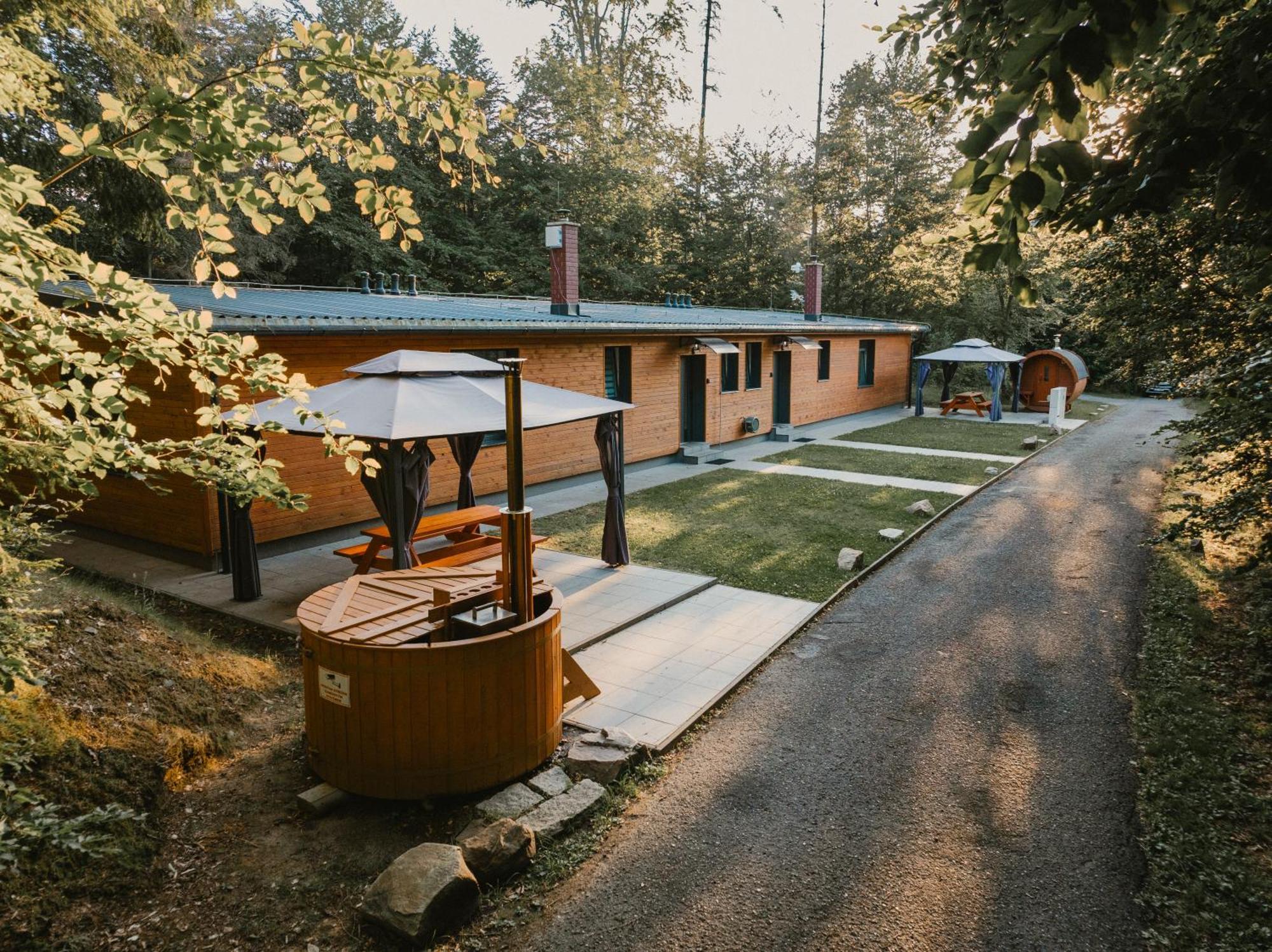 Cottage Forest Wellness Muna Hradec Exterior foto