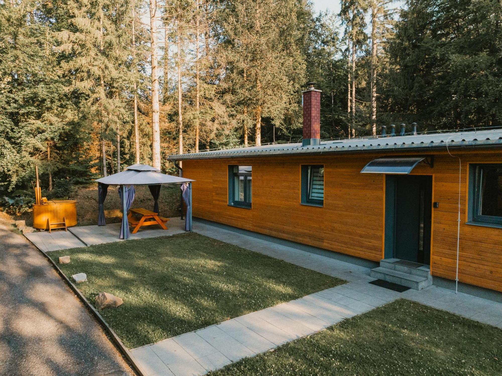Cottage Forest Wellness Muna Hradec Exterior foto